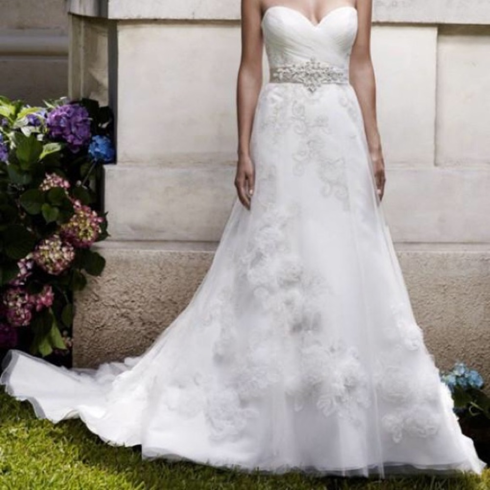 Casablanca wedding dress size 12 with jewelry/veil